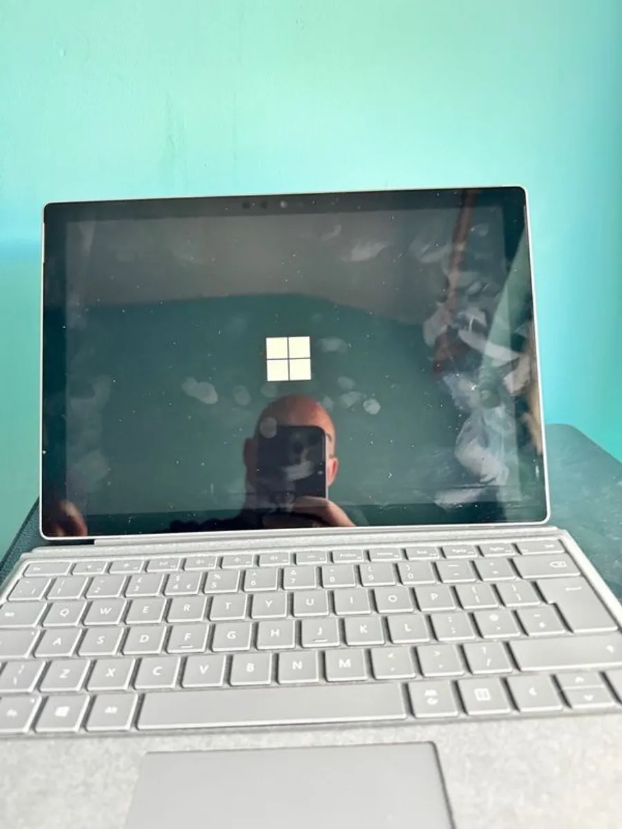 Microsoft Surface 256GB won't boot - Image 2