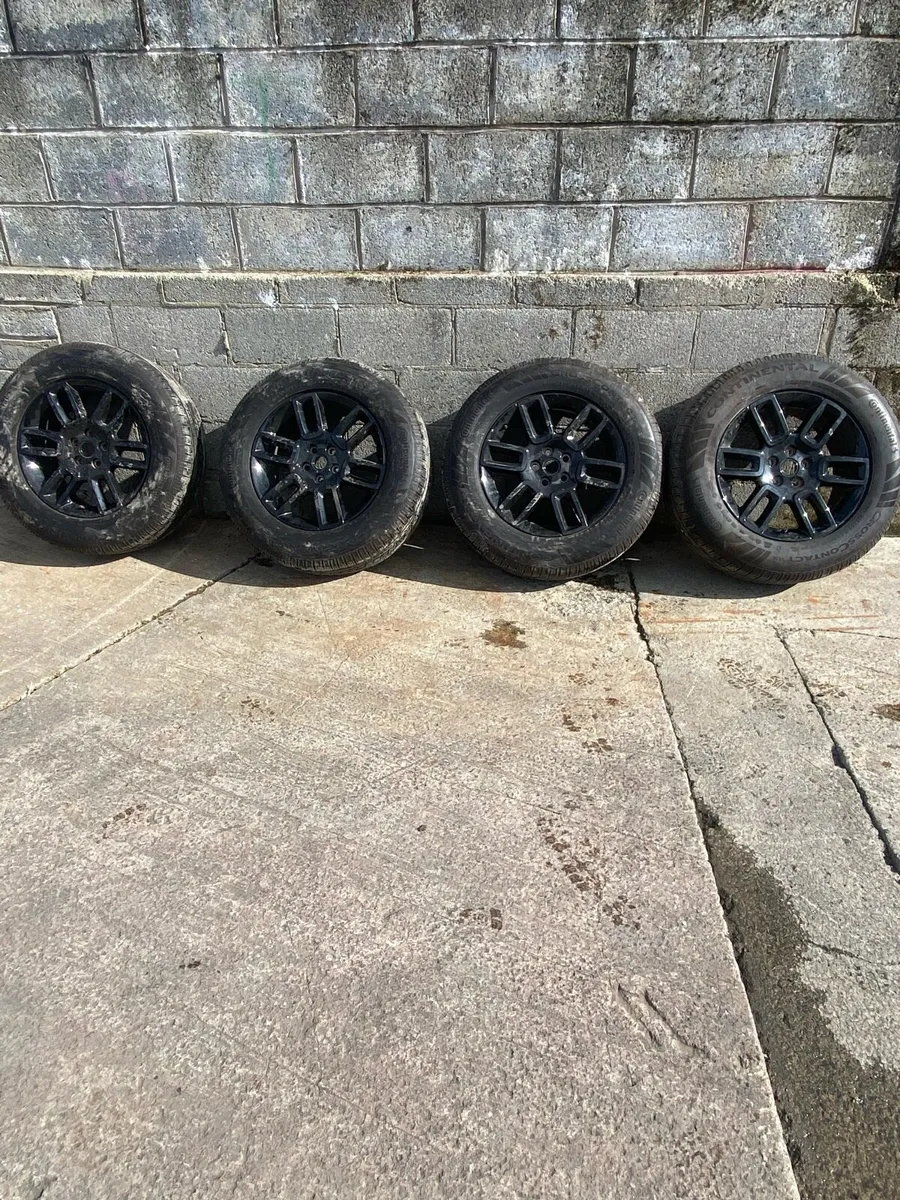 Land Rover defender alloys - Image 1