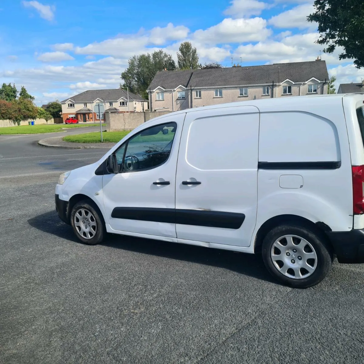 just past a test Peugeot partner for sale - Image 2