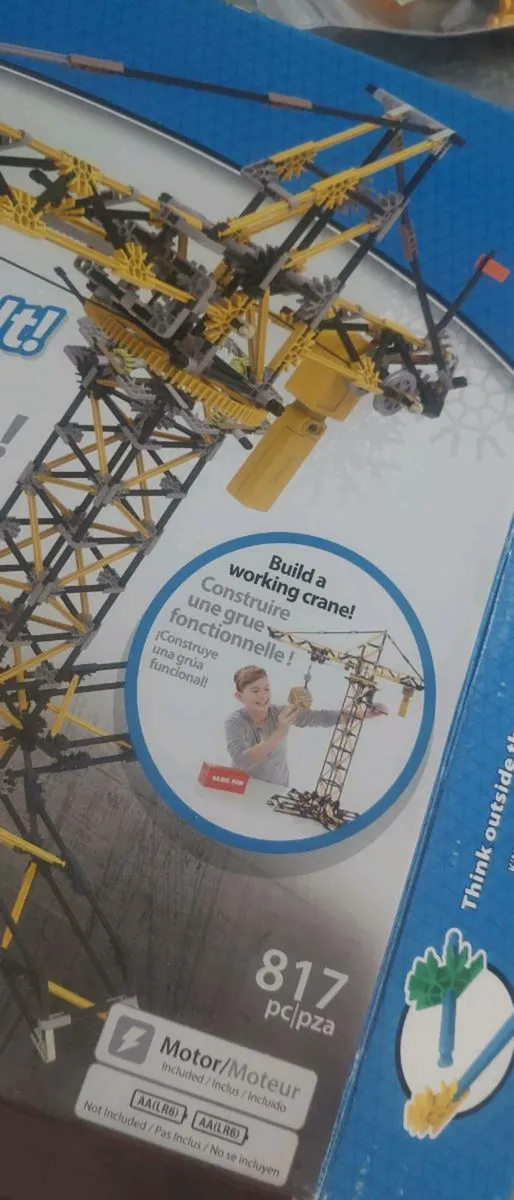 K'NEX Building Set Controlled Crane - 817 pc LIMIT - Image 2
