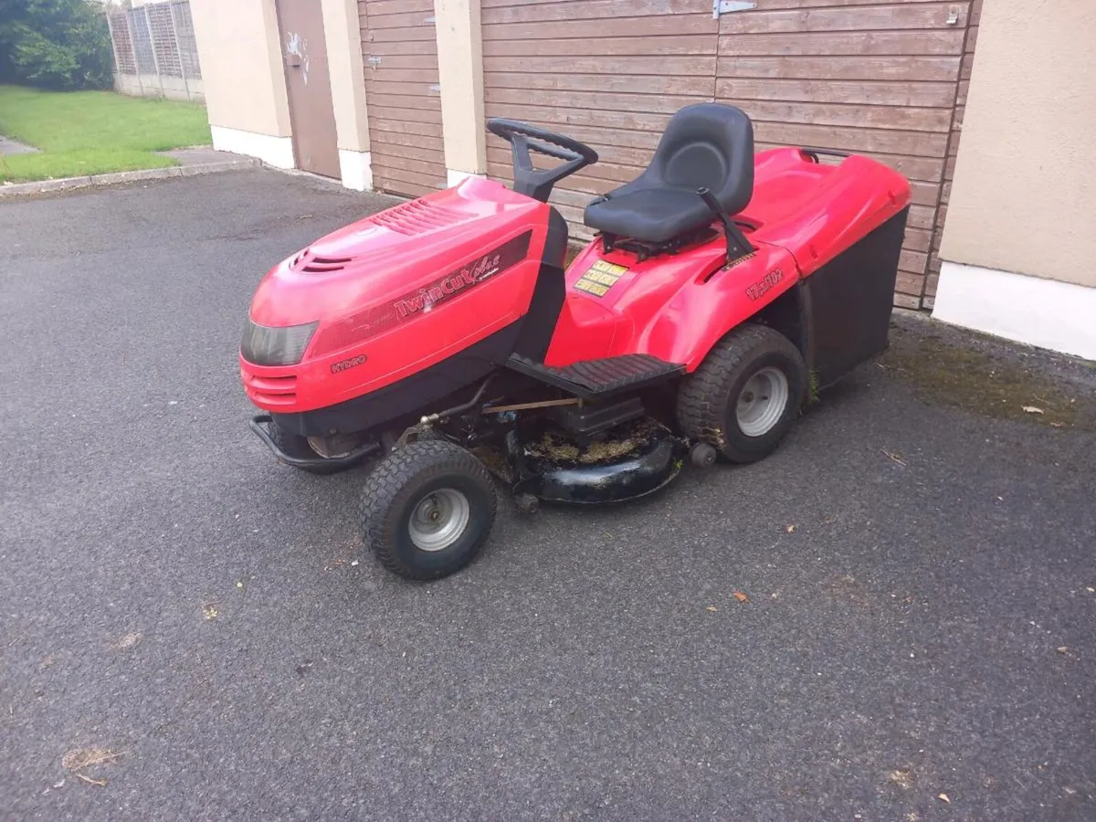 Ride on lawnmower - Image 2