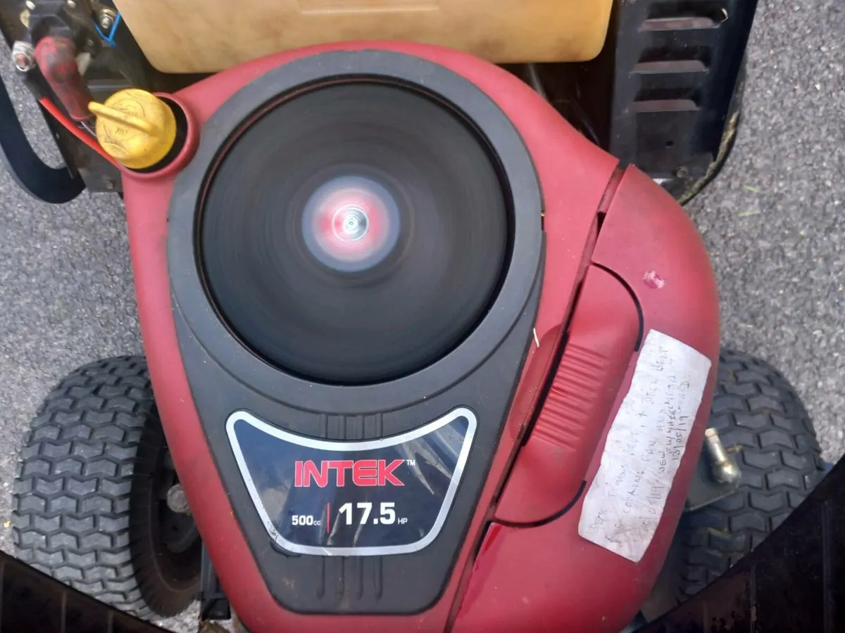 Ride on lawnmower - Image 3