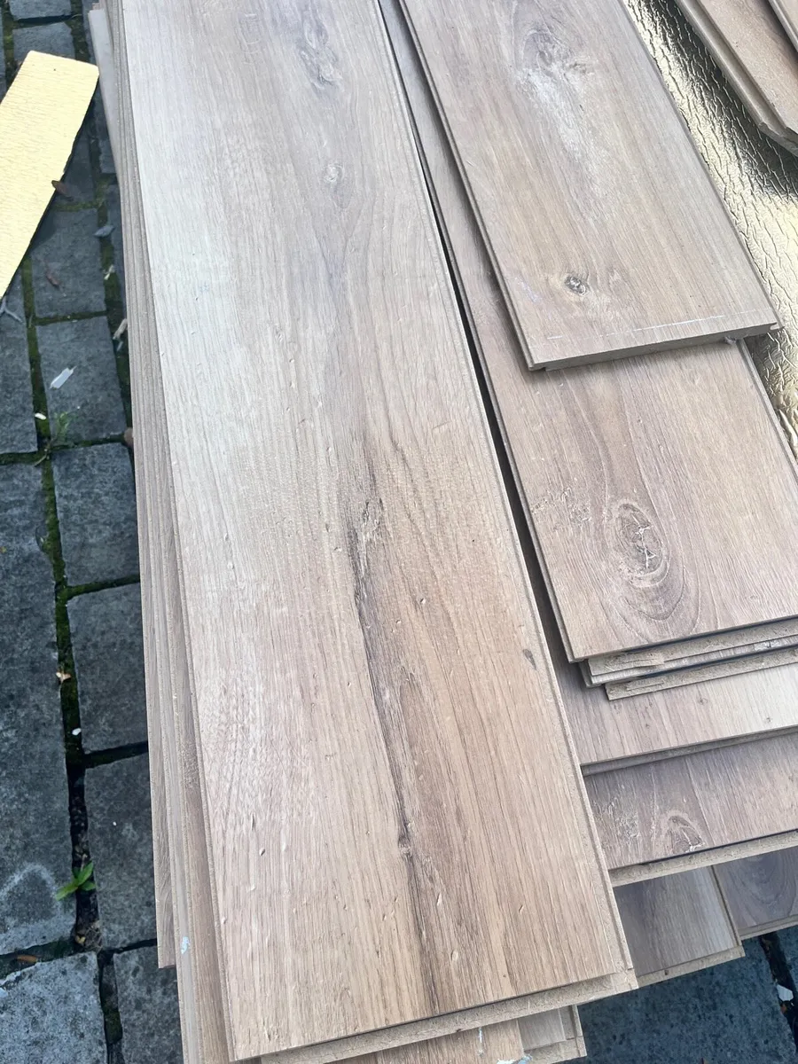 Used Laminate flooring 12mm - Image 1