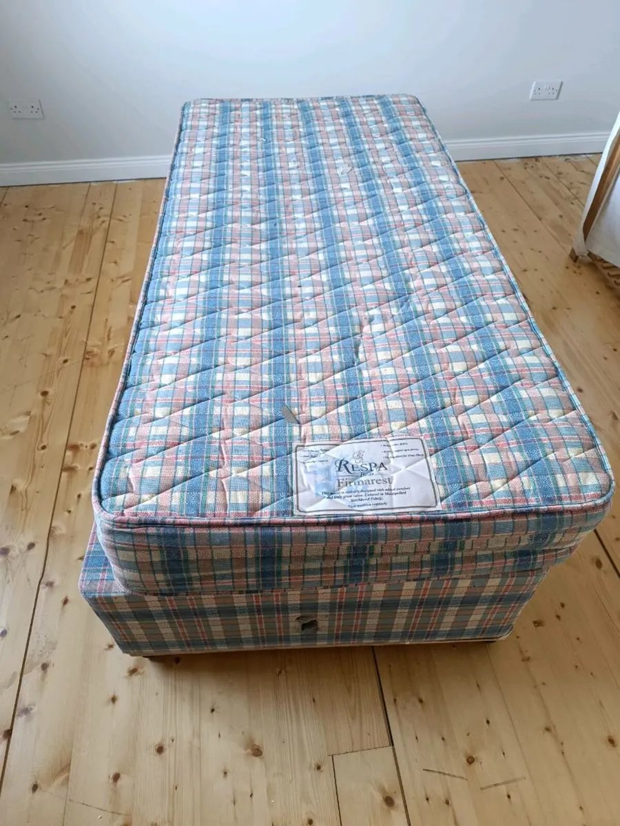 Bed - Image 1