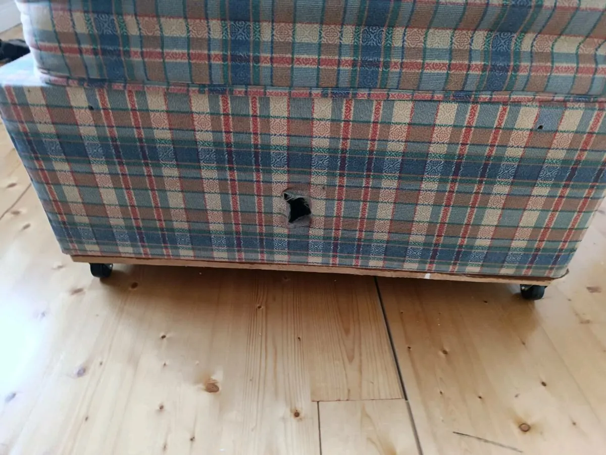 Bed - Image 2