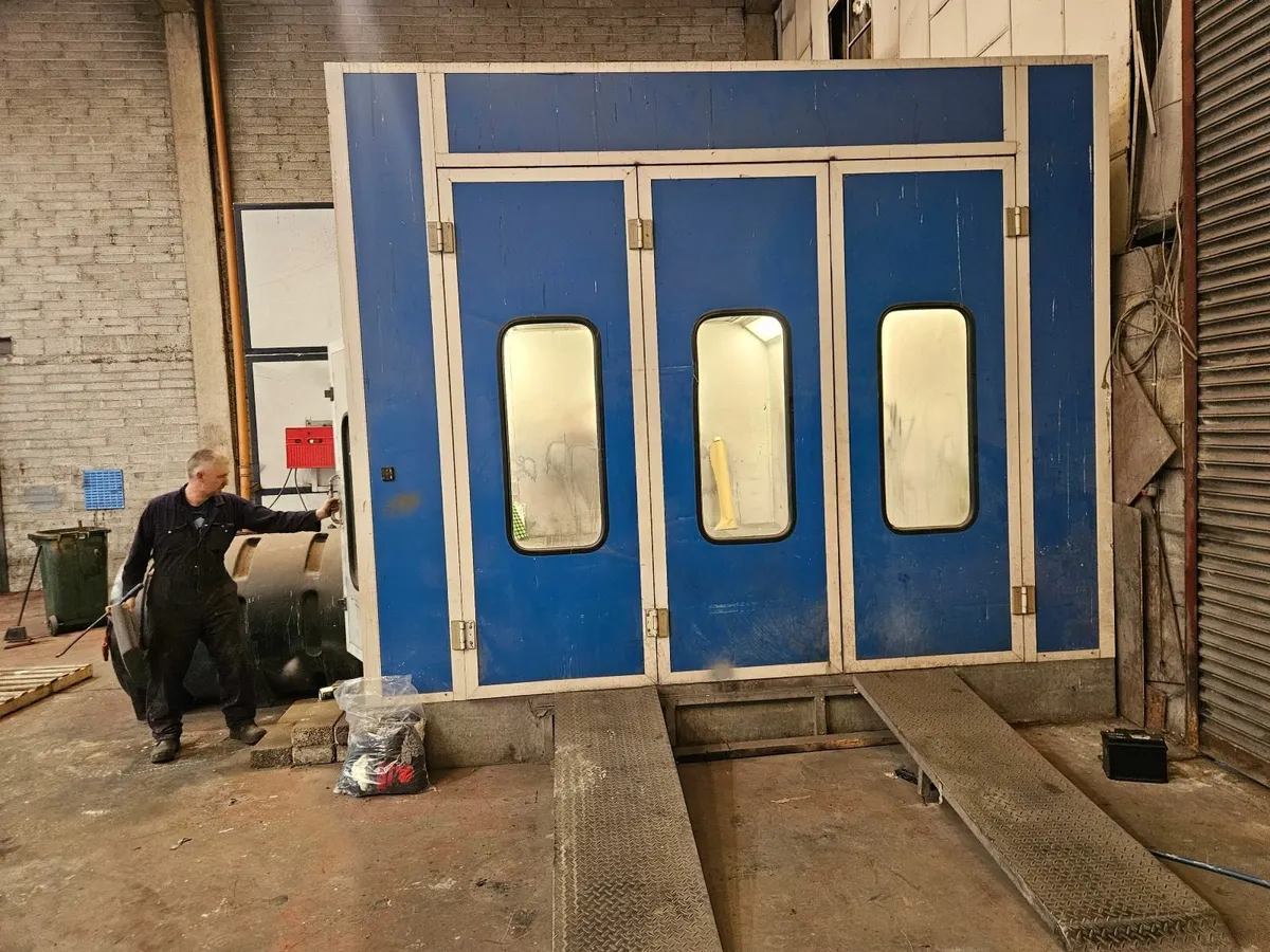 spray booth - Image 1