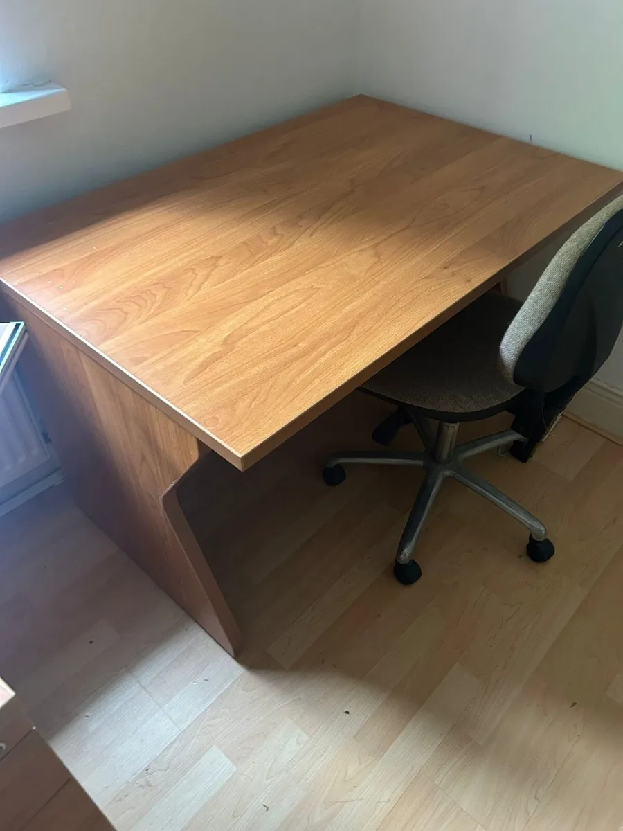 Work Desk - Image 1