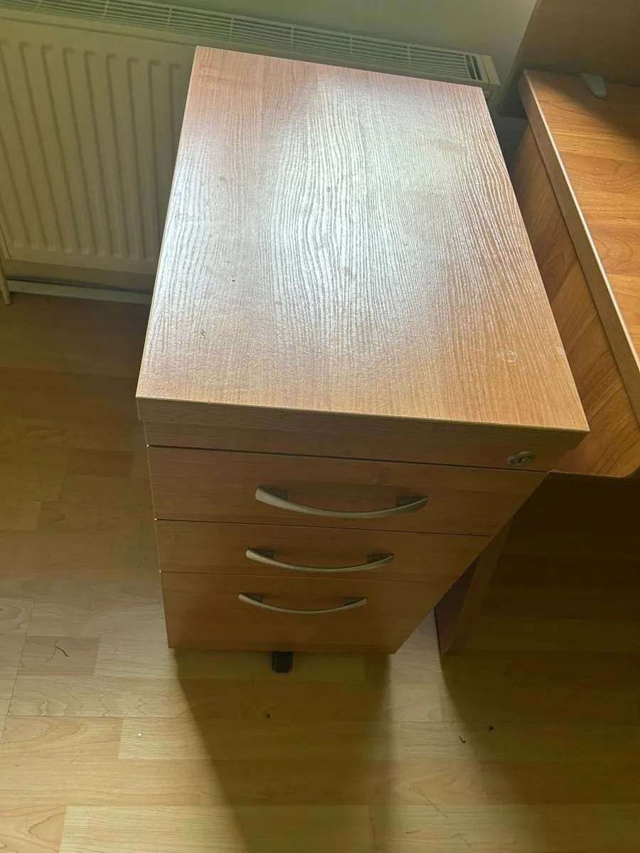 Work Desk - Image 3