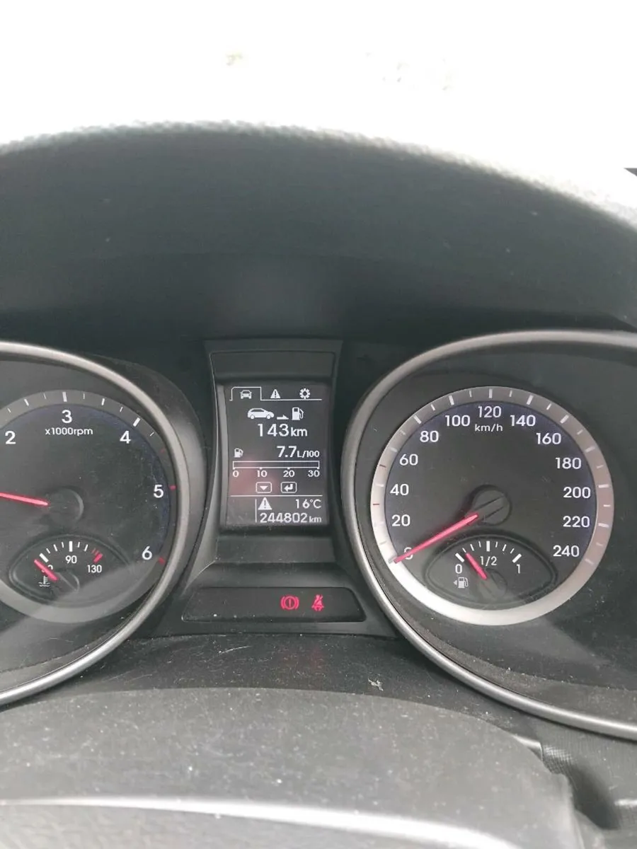 Hyundai Santa Fe - Image 4