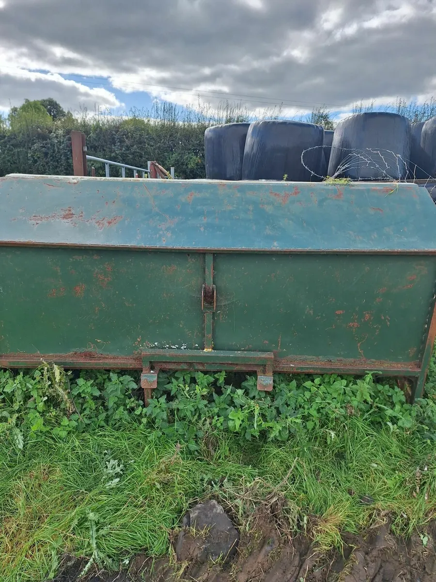 Calf creep feeder - Image 1