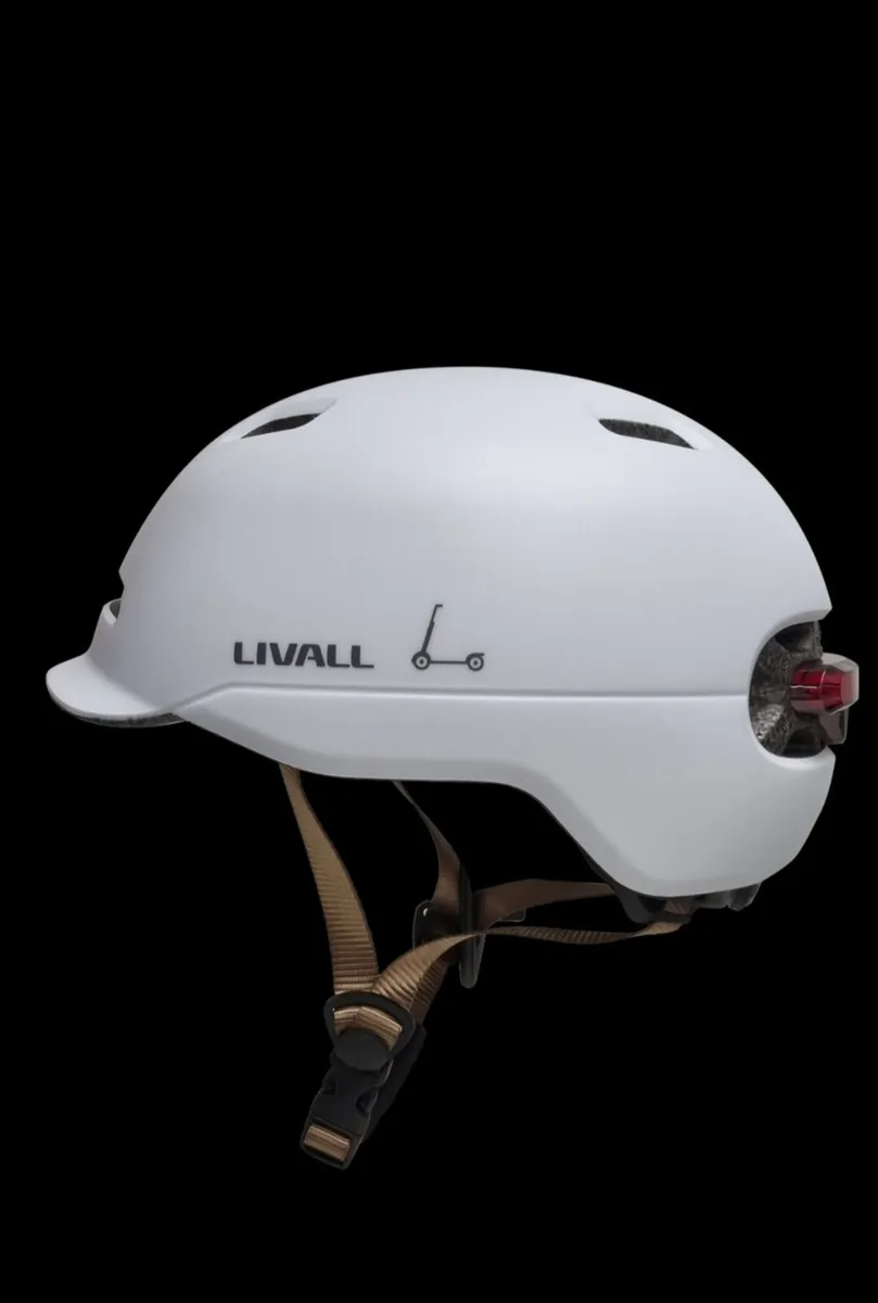 Cycling helmets and lock - Image 2