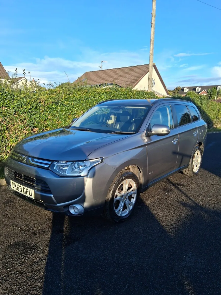 2014 Mitsubishi Outlander - Image 1