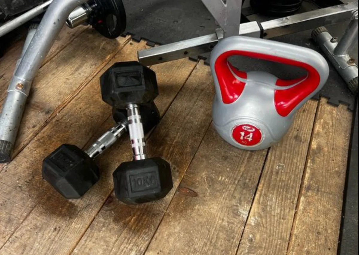 2X10KG HEX Dumbbells 14KG kettlebell and bench - Image 3