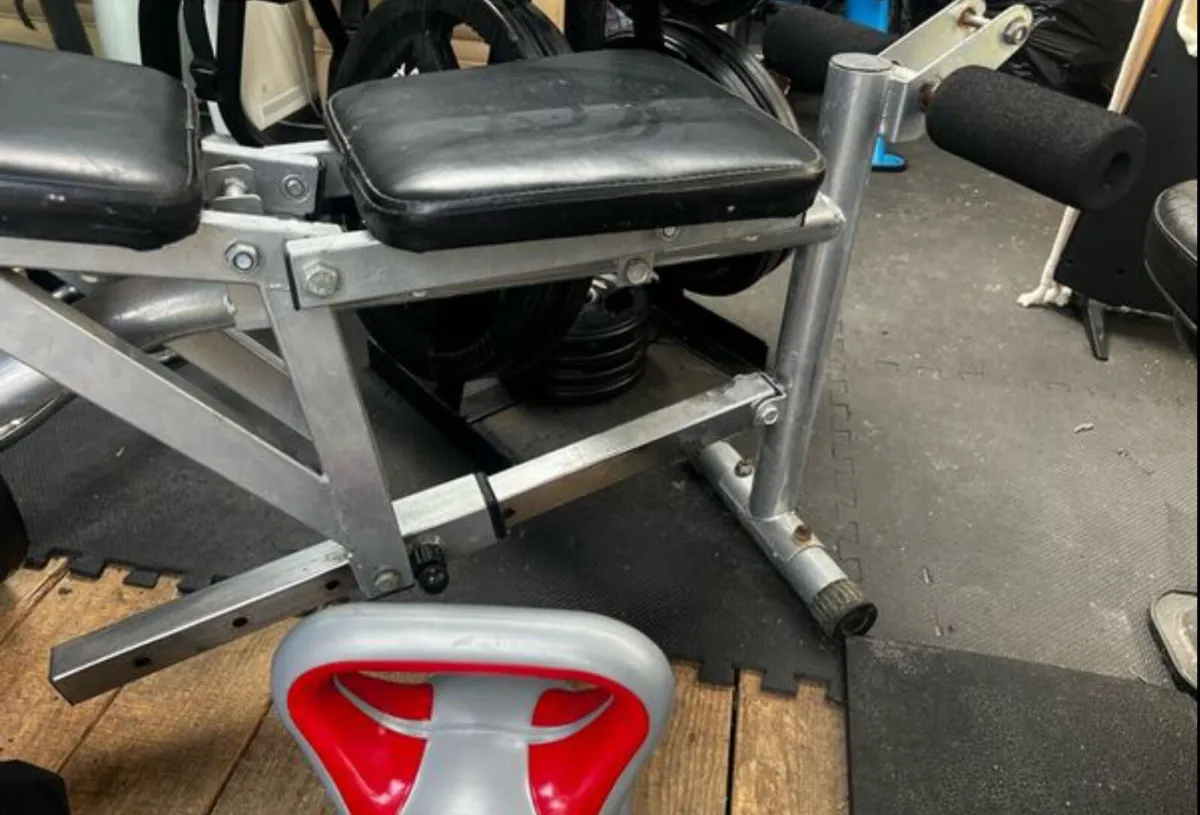 2X10KG HEX Dumbbells 14KG kettlebell and bench - Image 4