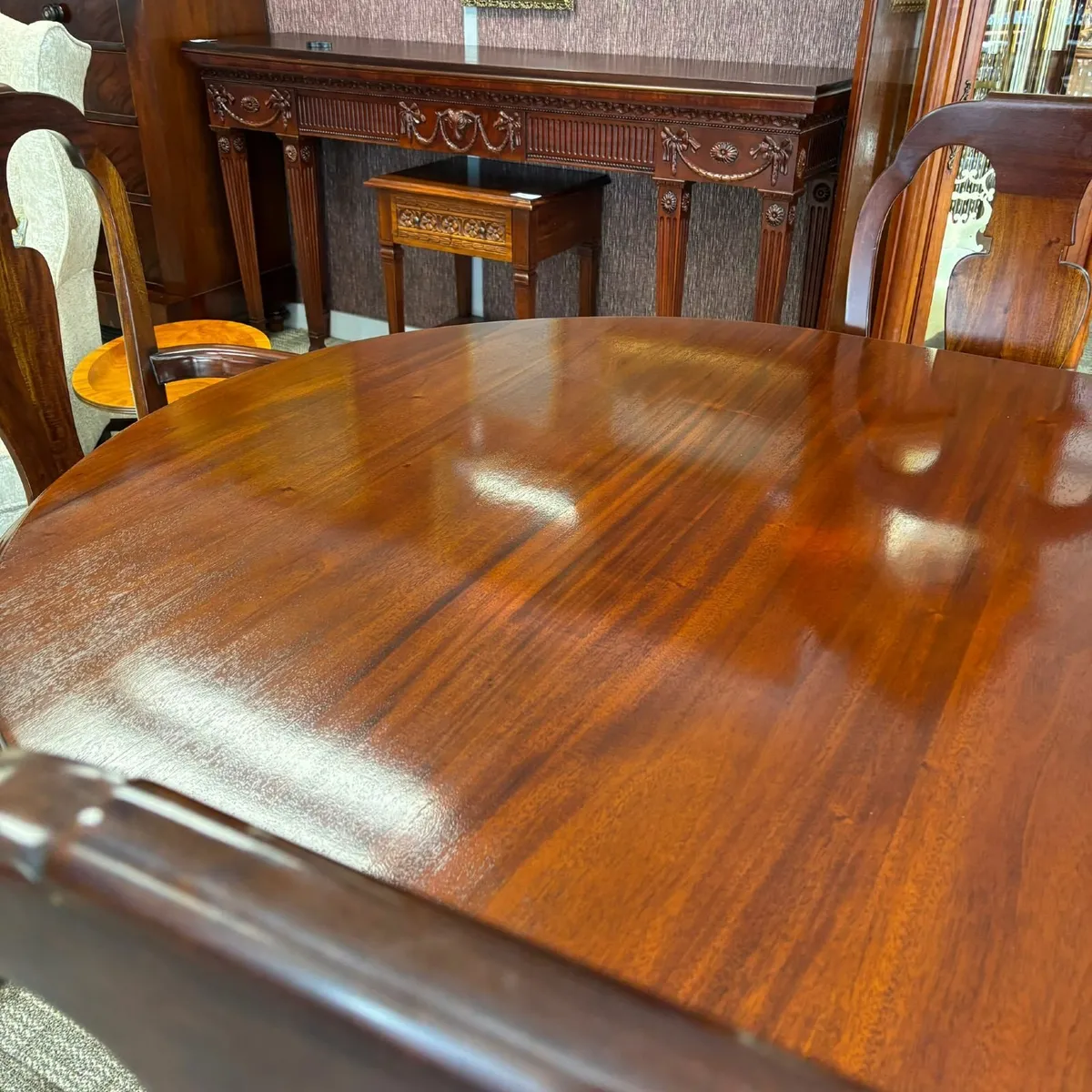 Fabulous mahogany d-end extendable dining table - Image 2