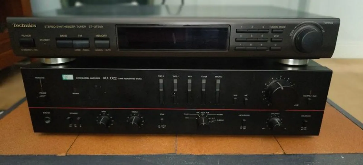Technics tuner and Sansui amplifierStereo