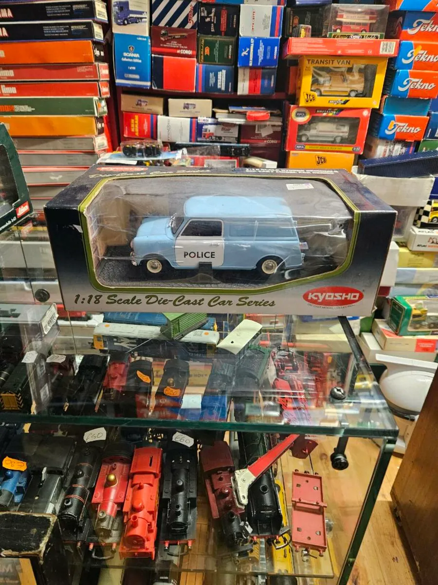 Corgi Kyosho Mini Police Van 1.18 - Image 1
