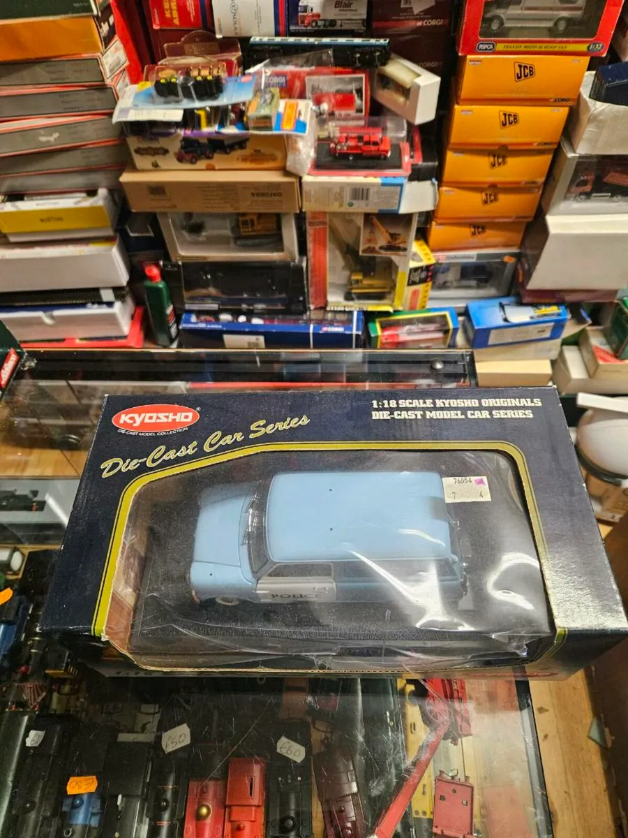 Corgi Kyosho Mini Police Van 1.18 - Image 4