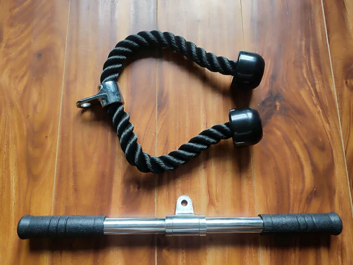 Gym Equipment Tricep cable machine attachment - Image 1