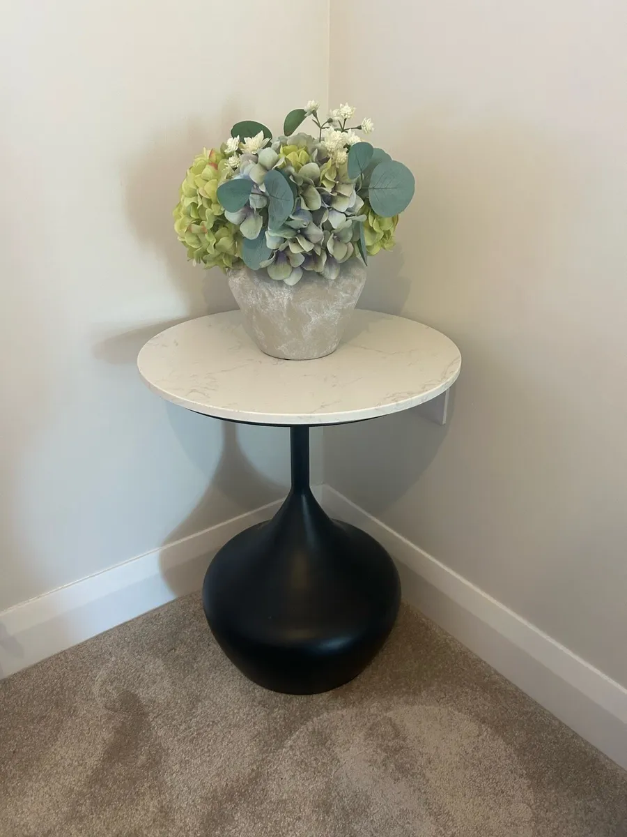 Marble Effect Table - Image 2