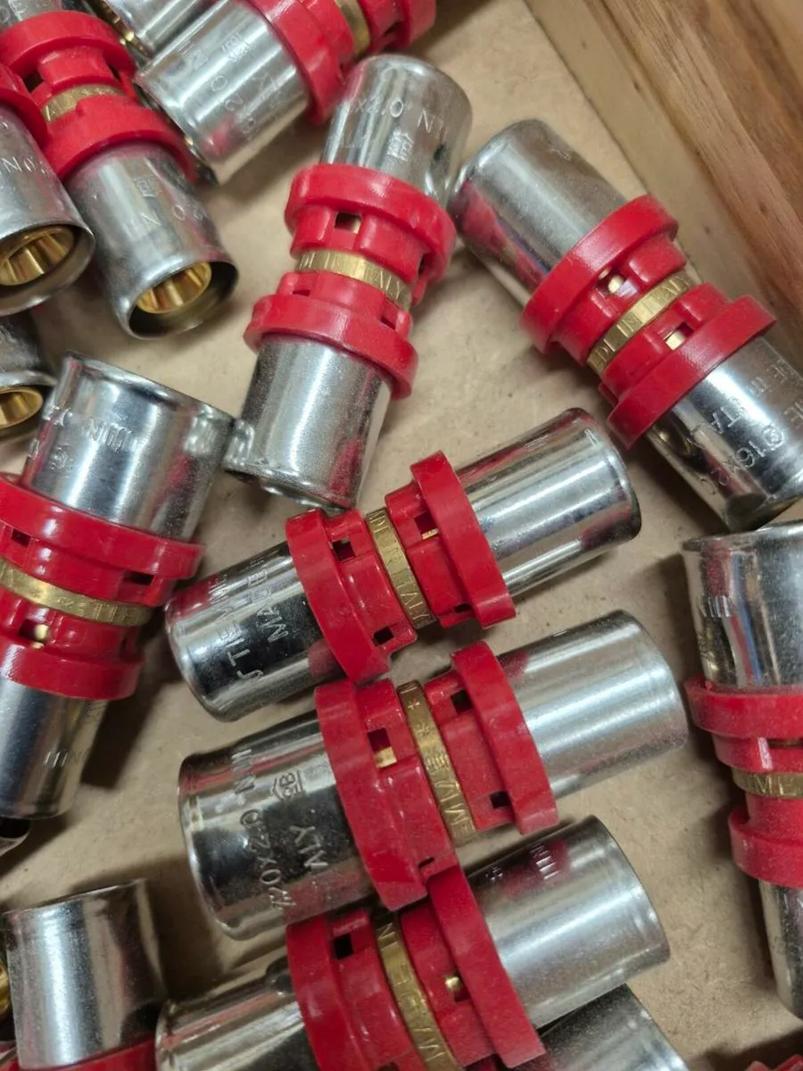 Plumbing fittings - Image 3