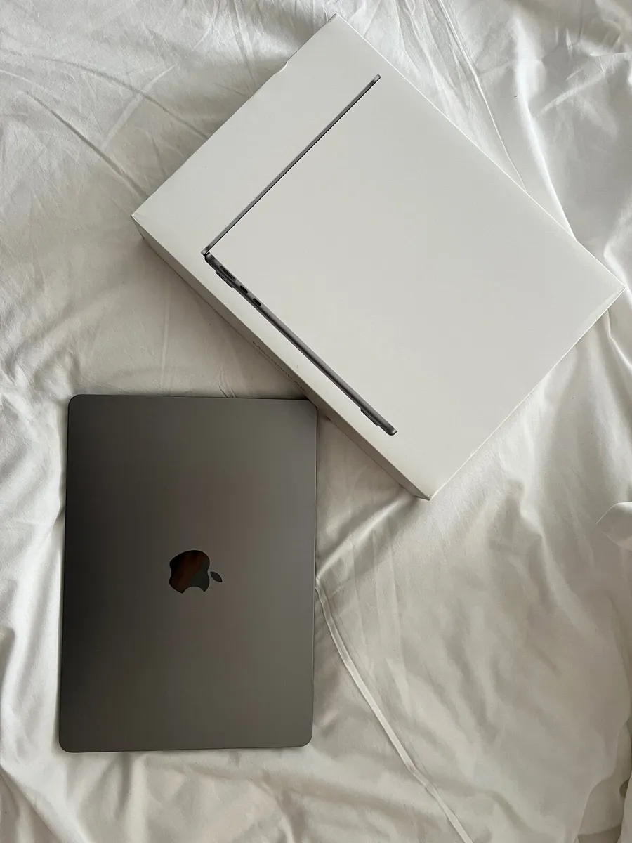 MacBook Air M2 - Image 3