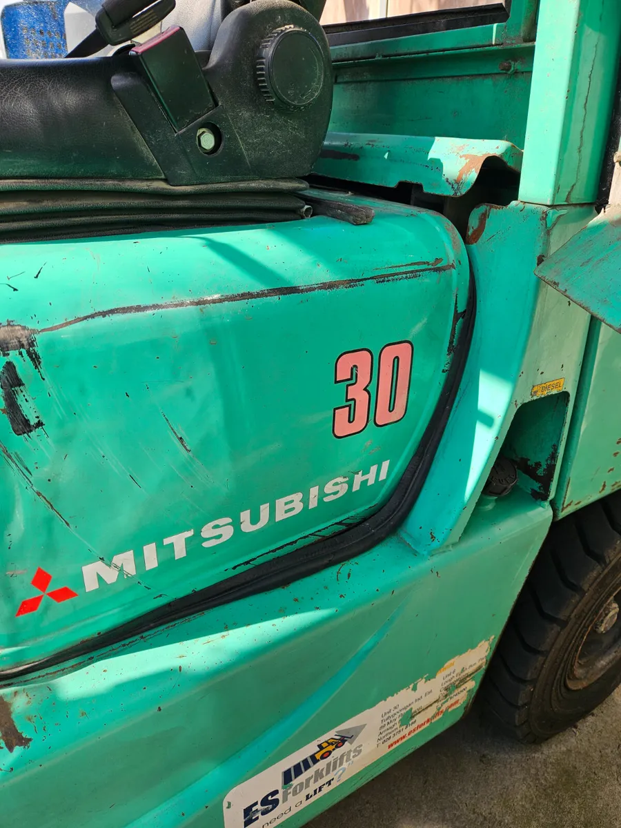 Forklift with cab - Image 4