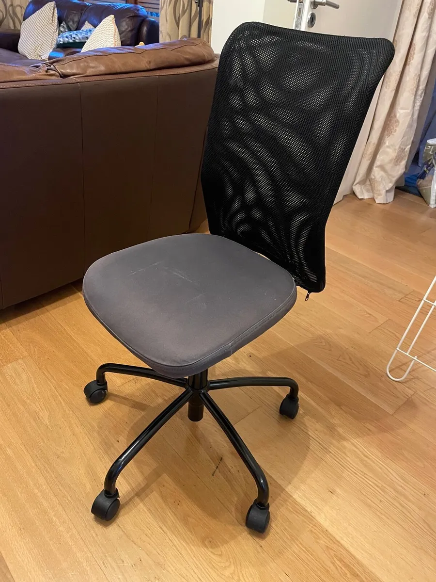 Desk chair - Image 2