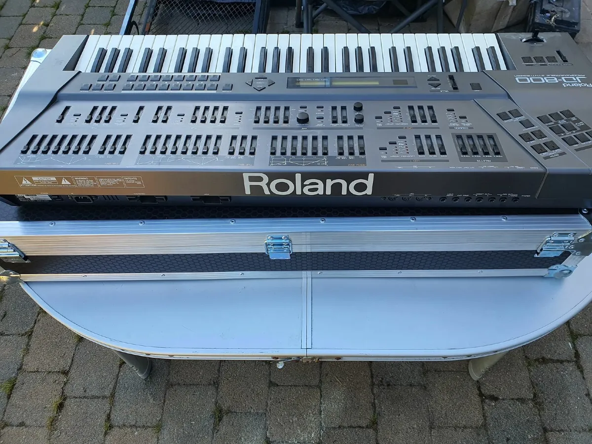 Roland JD-800 Synthesizer - Image 2