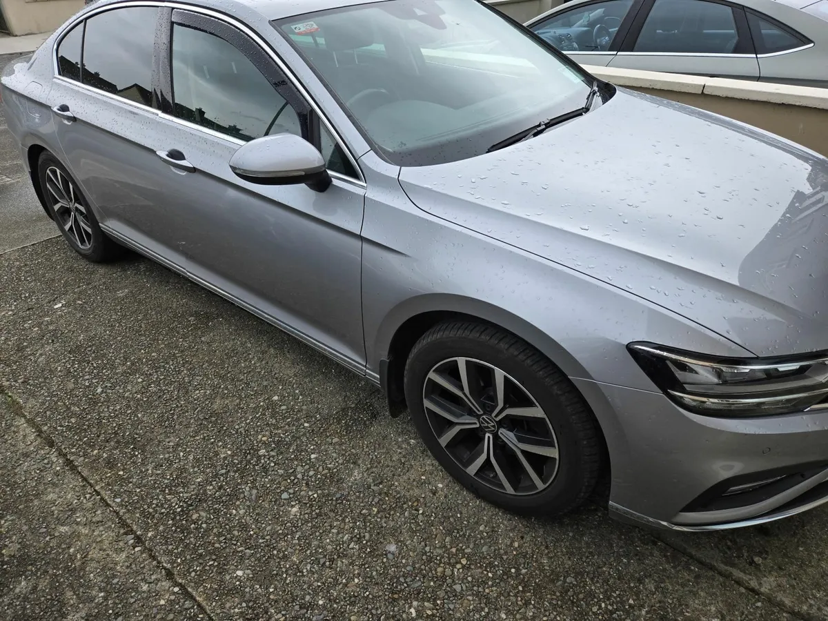 Volkswagen Passat 2021 - Image 4