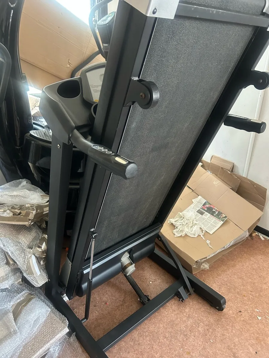Treadmill - Image 1