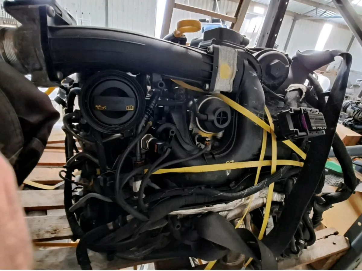 Audi Q7 engine - Image 1