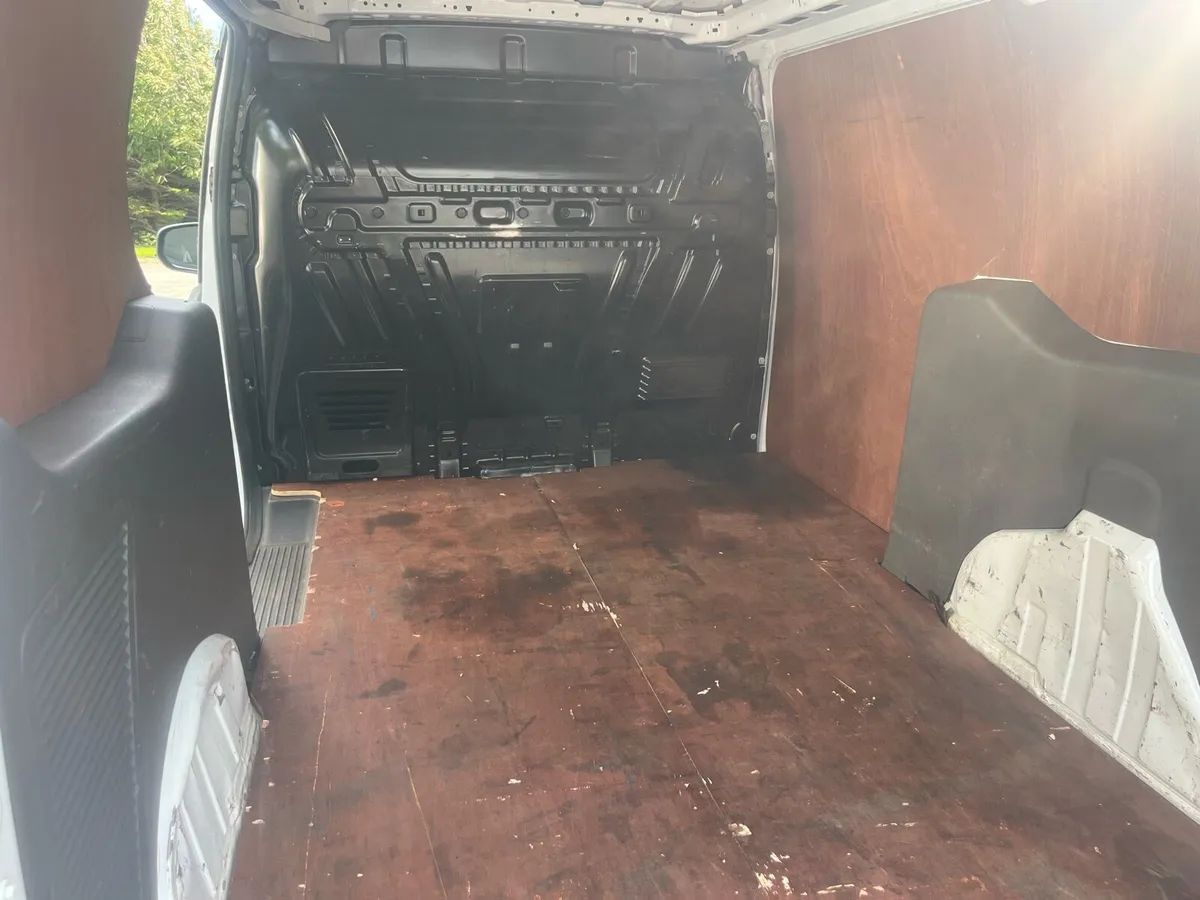 Ford Transit connect lwb 2022 - Image 2