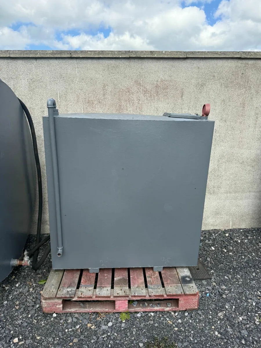 Oil Tanks - Image 3