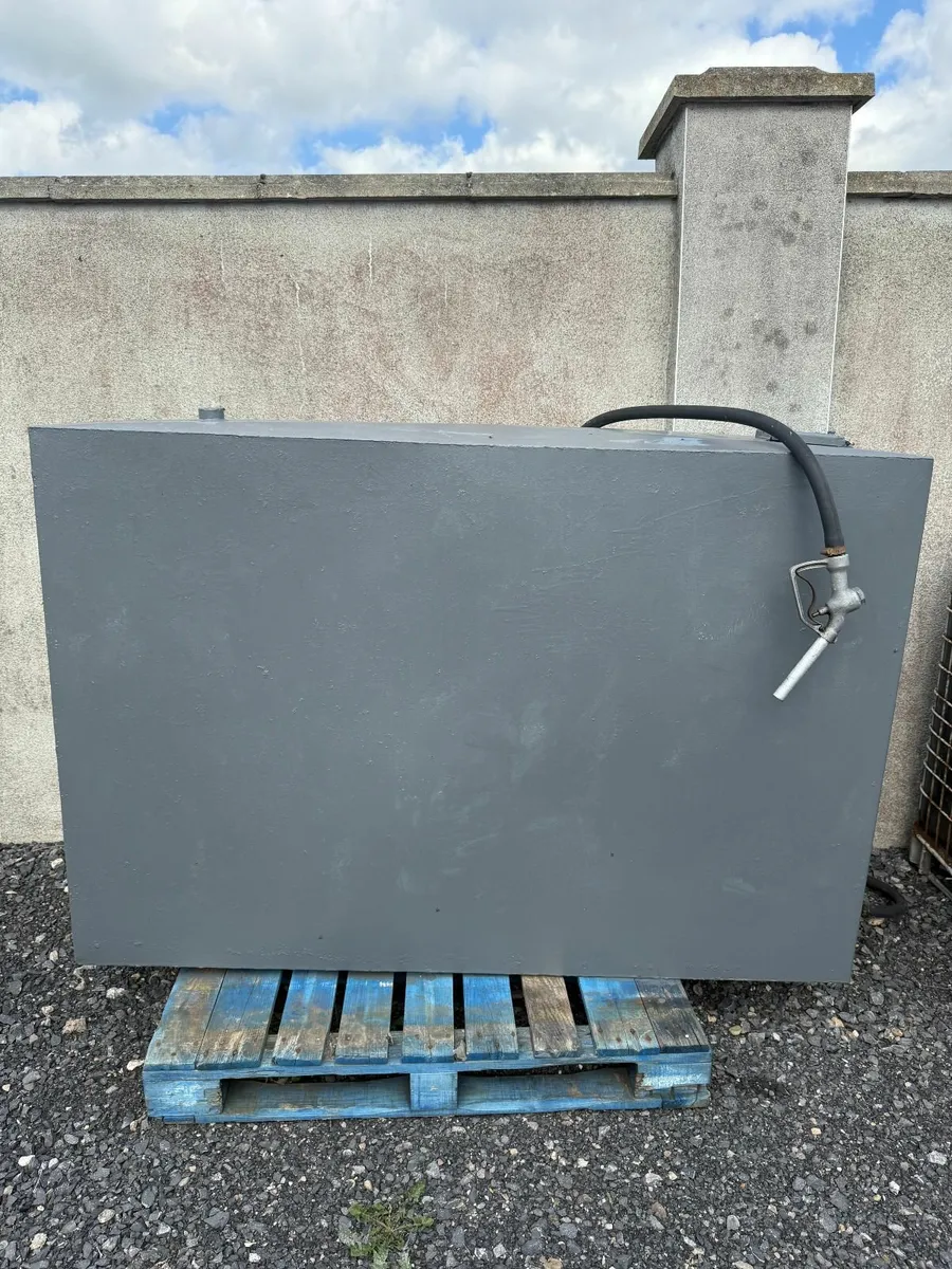 Oil Tanks - Image 4