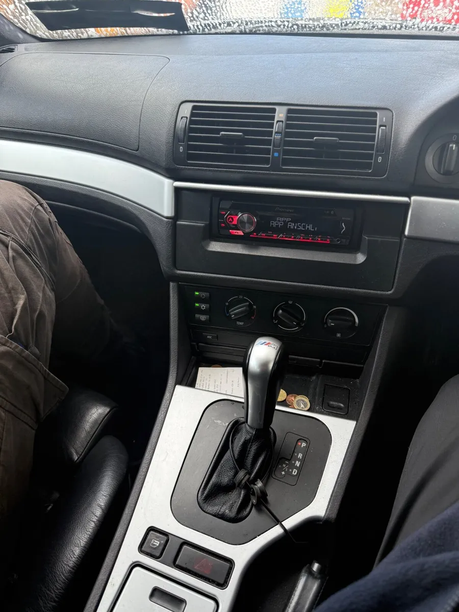 BMW 5-Series 2003 - Image 4