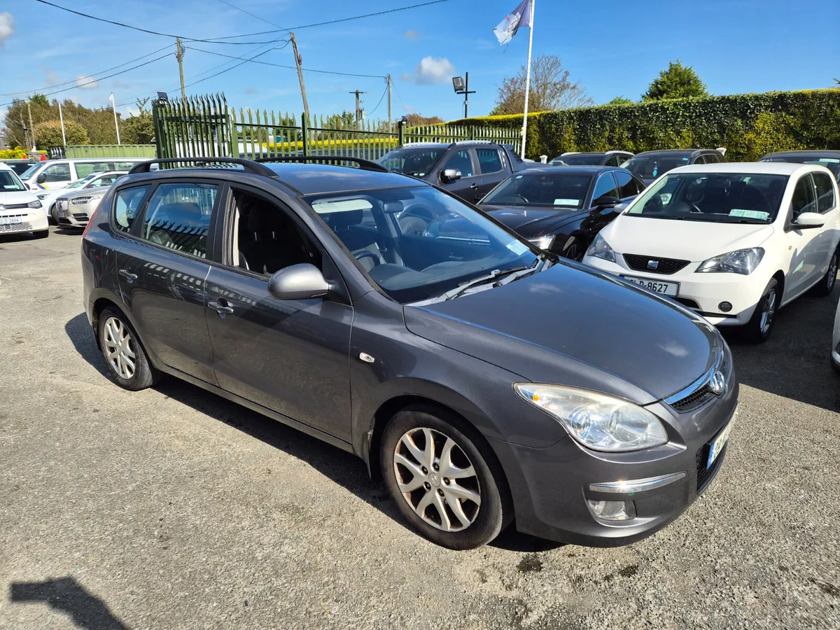 Hyundai i30 2009 De-Luxe Half leather - Image 1