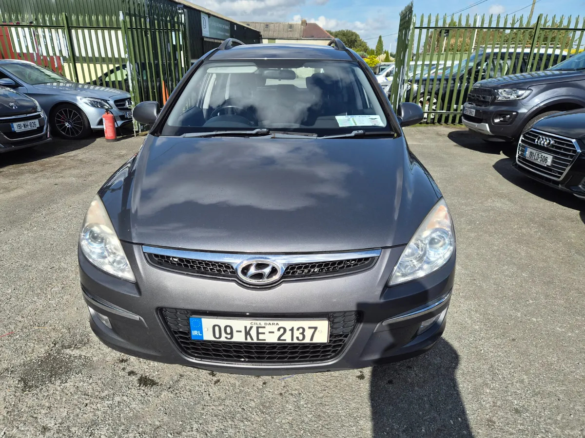 Hyundai i30 2009 De-Luxe Half leather - Image 3