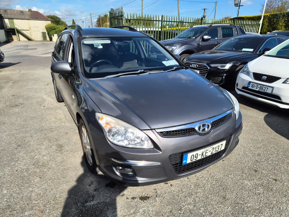 Hyundai i30 2009 De-Luxe Half leather - Image 2
