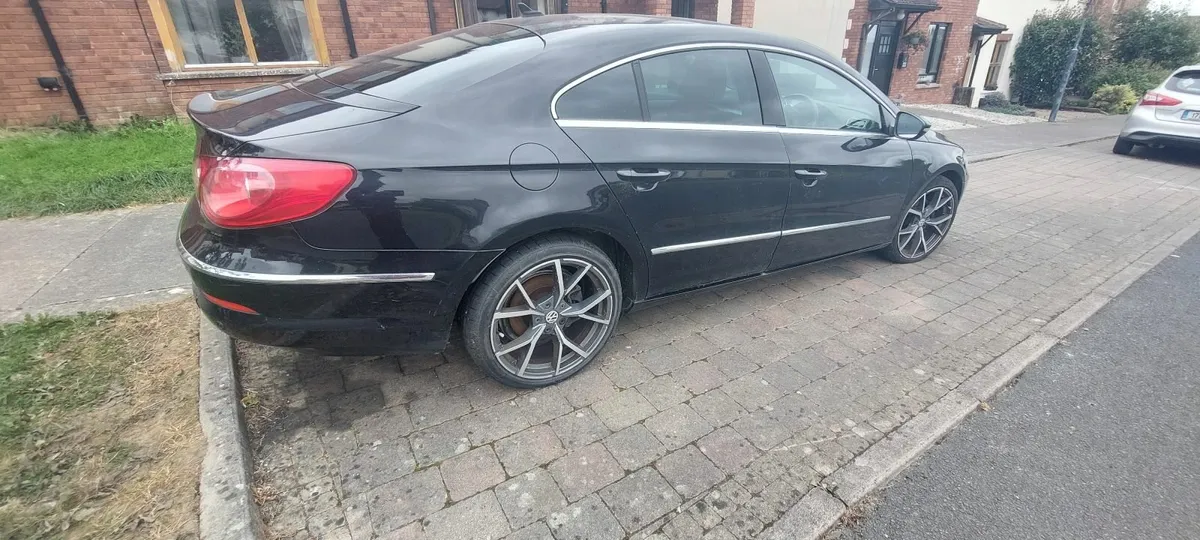 Volkswagen Passat 2011 - Image 3