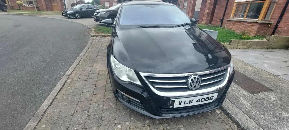 Volkswagen Passat 2011 - Image 1