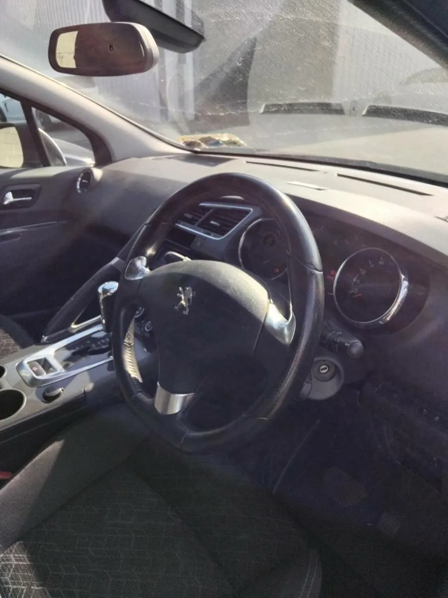 Car - Image 3