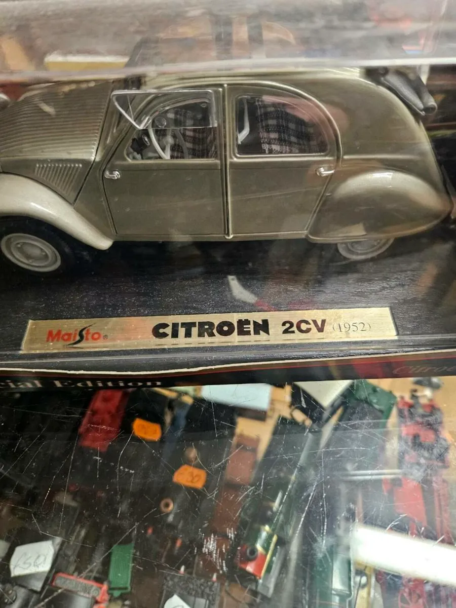 Corgi Maisto Citroën 2CV 1.18 - Image 4