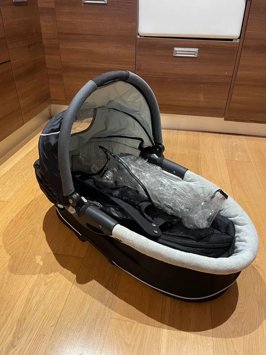 Quinny carrycot - Image 2