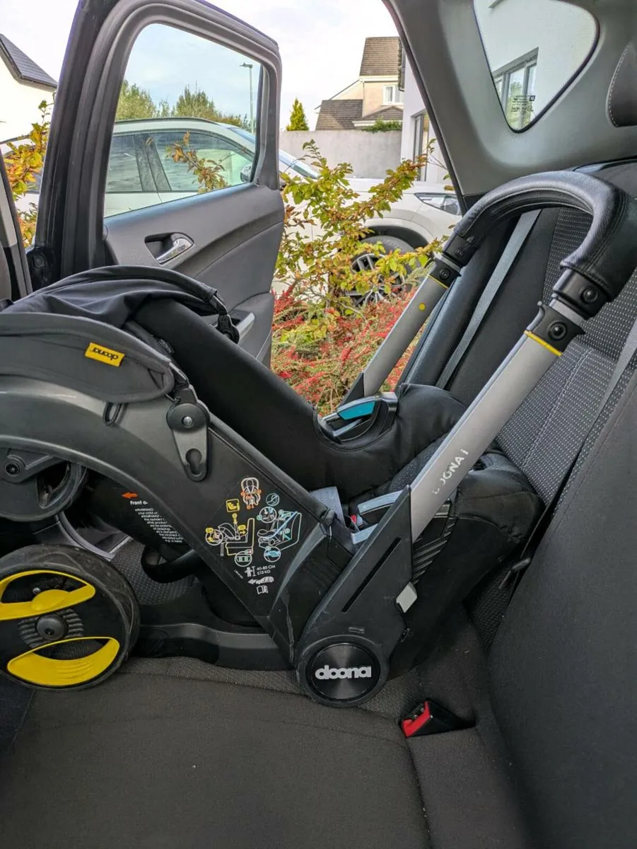 Doona (i) Stroller cum car seat - Image 3