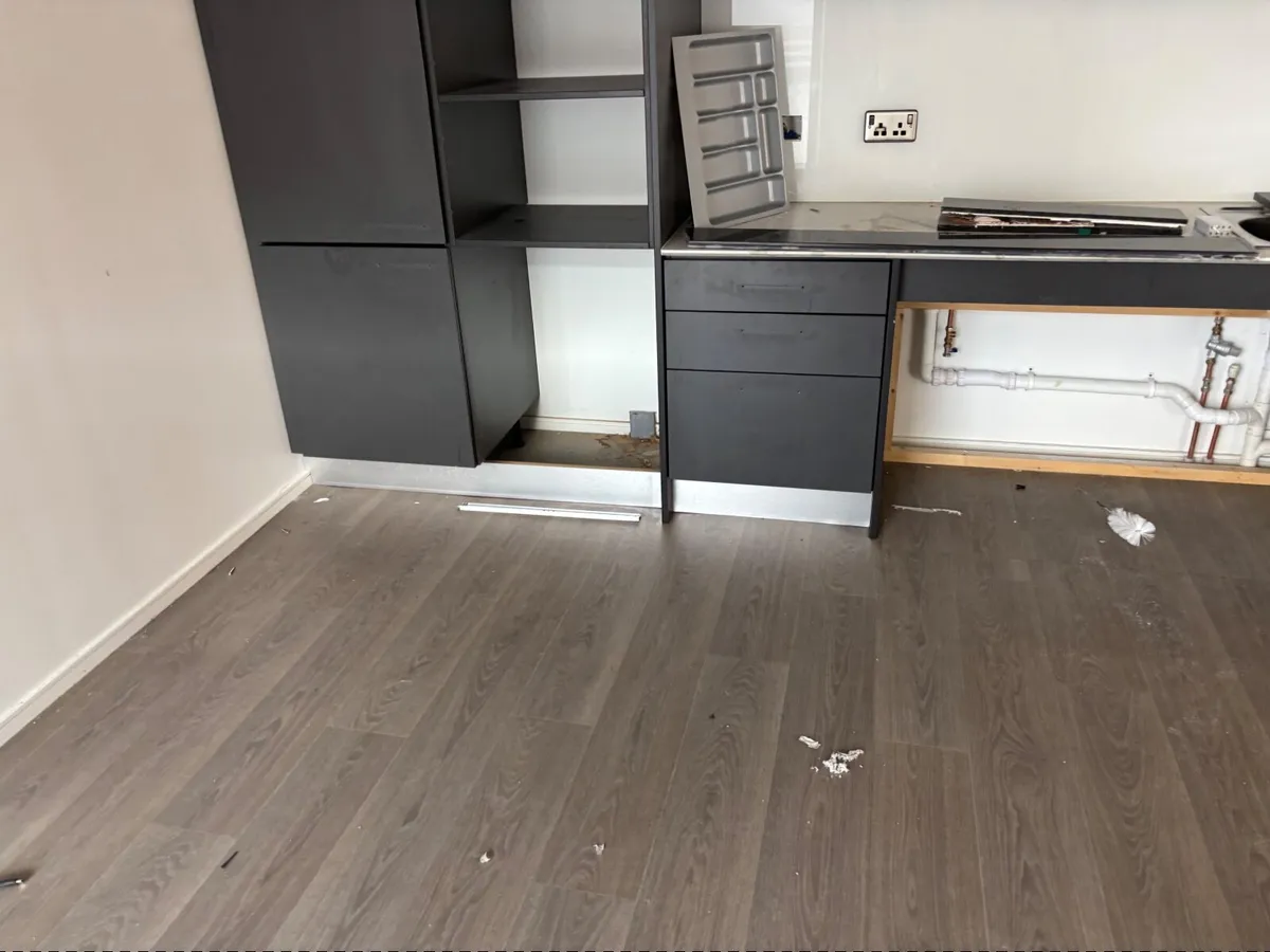 Kitchen - Image 4