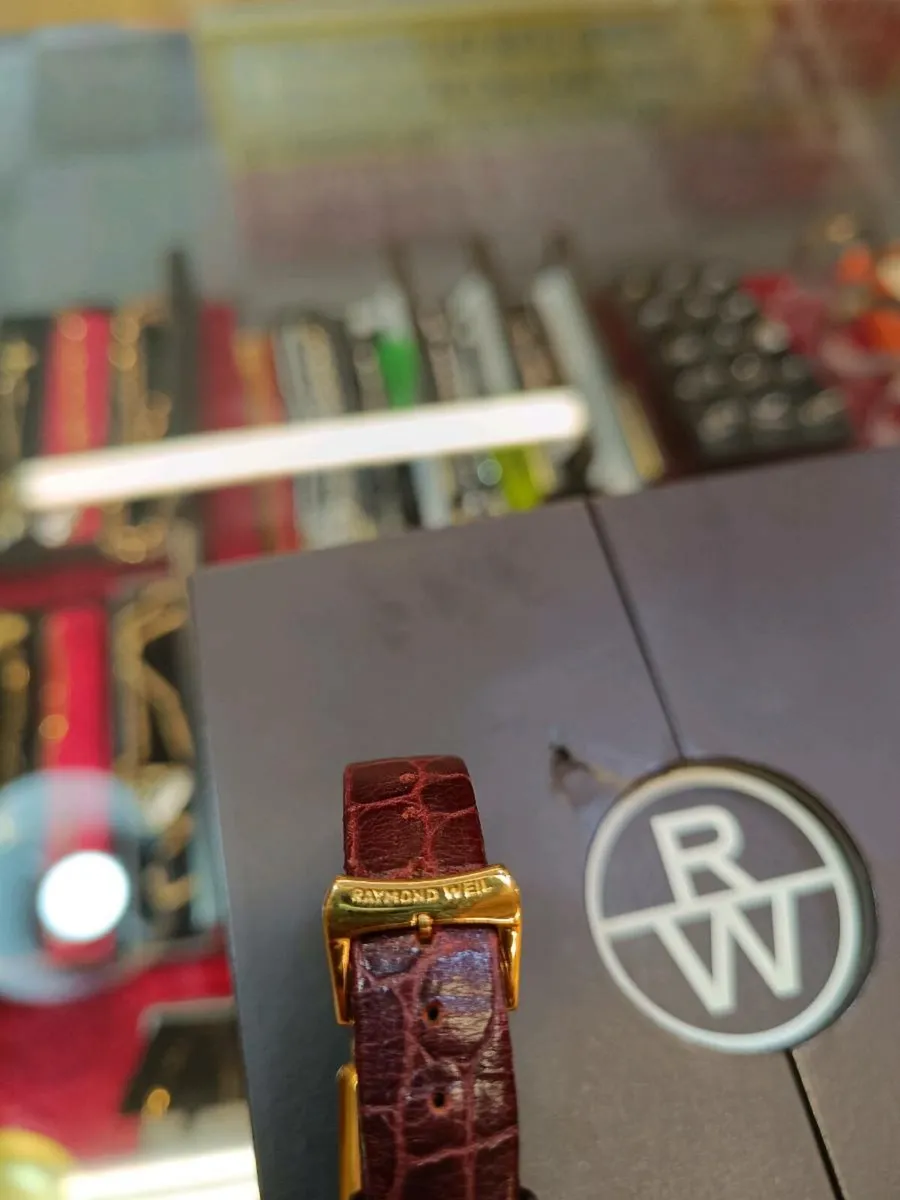 Burgundy Raymond Weil Othello Ladies Watch - Image 4
