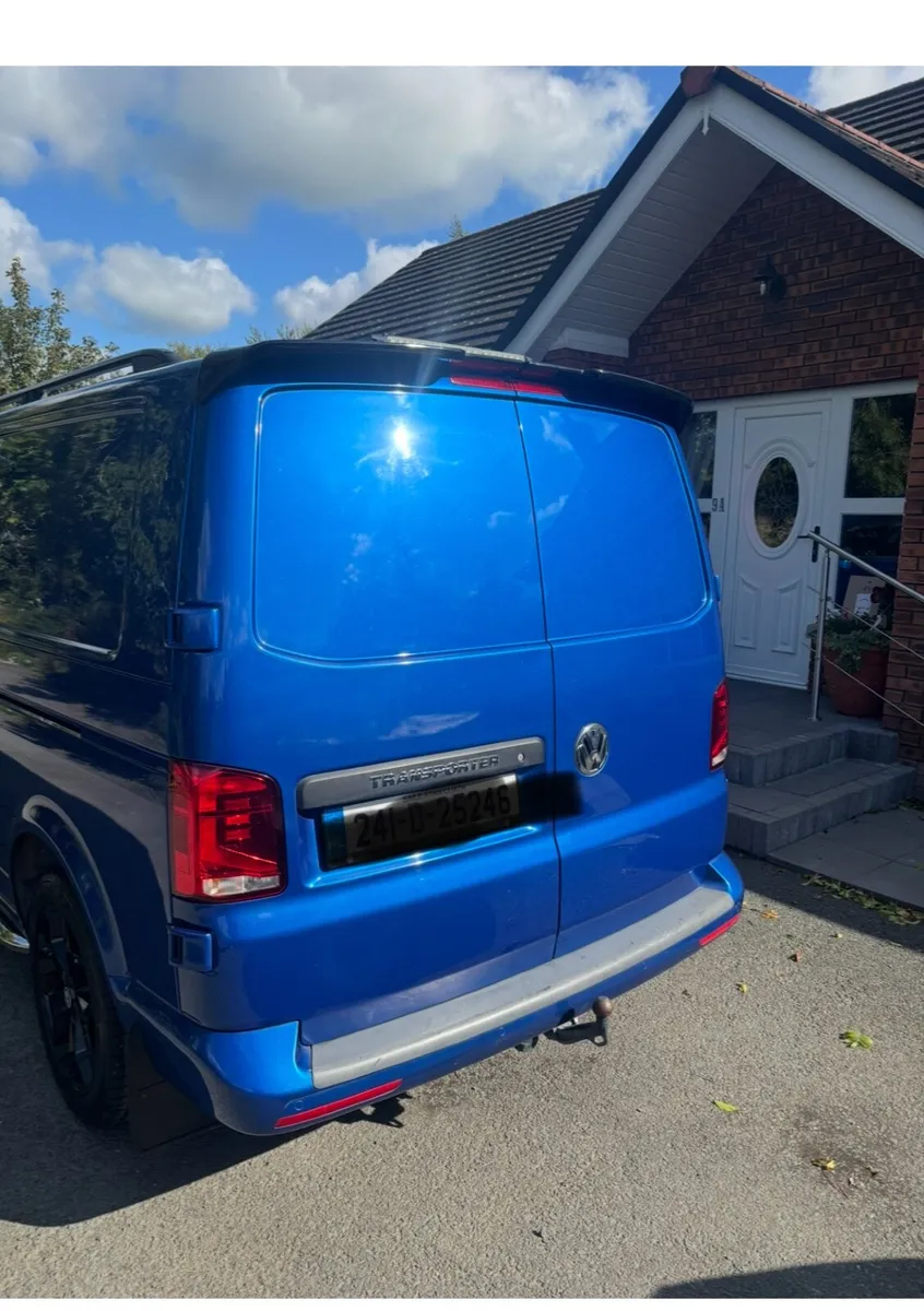 Volkswagen Transporter 2024 - Image 2