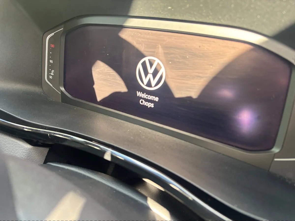 Volkswagen Transporter 2024 - Image 3