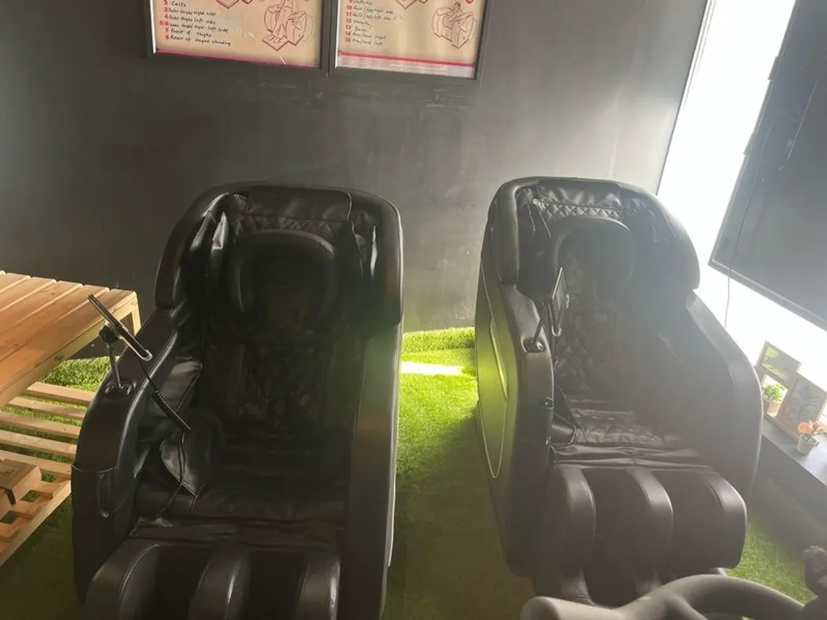 massage chairs - Image 3